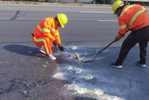 白云矿区公路下沉注浆加固